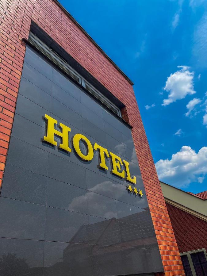 Hotel Adria Ruda Slaska Buitenkant foto